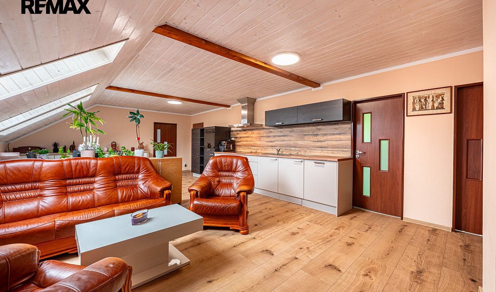 Prodej domu 216 m² s pozemkem 339 m², Brandýs nad Labem-Stará Boleslav – náhled fotky 2