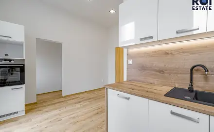 Prodej bytu 2+1 80 m², Zámecký okruh, Opava - Předměstí