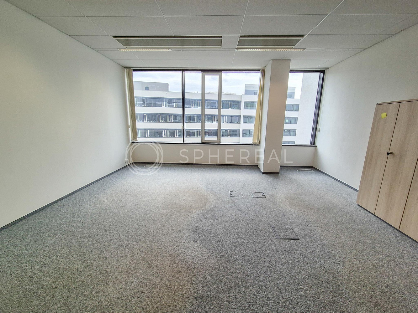 Pronájem kanceláře 457 m² – fotografie 4