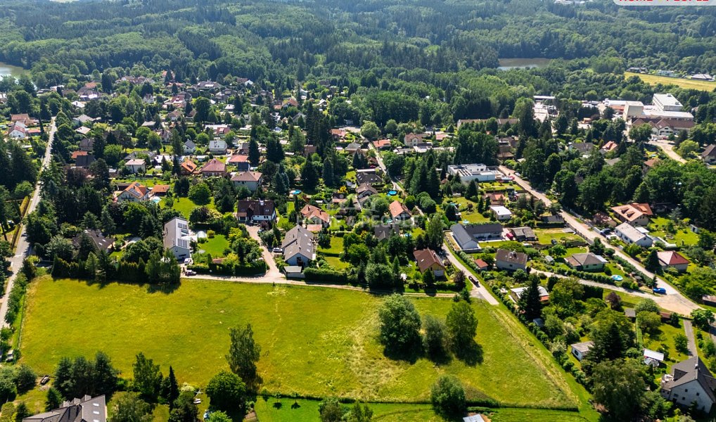 Prodej stavebního pozemku 2 466 m², Kamenice – náhled fotky 6