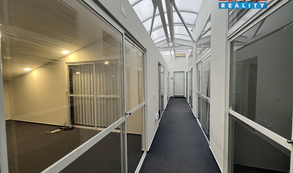 Pronájem skladovacích prostor 540 m², Jindřichův Hradec – náhled fotky 8
