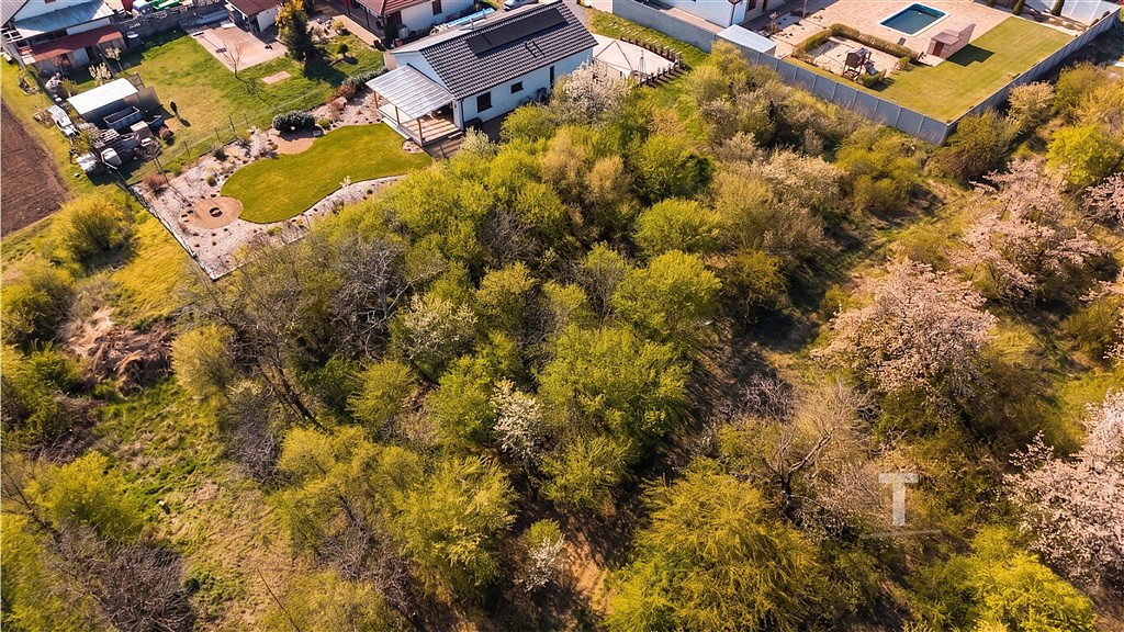 Prodej stavebního pozemku 2 082 m² — photo 5