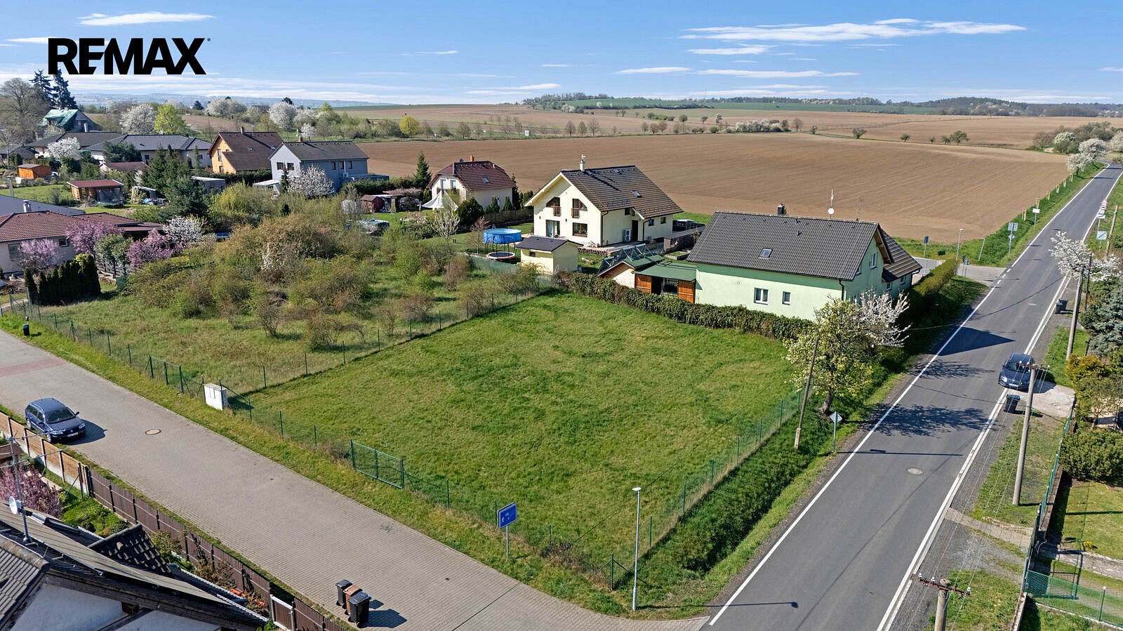 Prodej stavebního pozemku 1 032 m² – fotografie 4