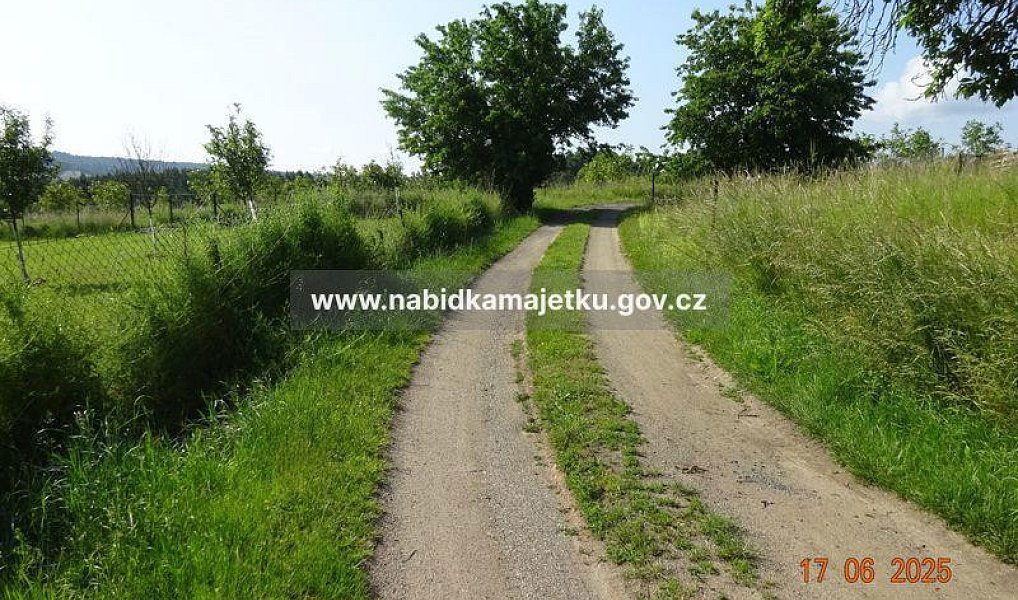 Prodej zahrady 687 m², Planá – náhled fotky 4