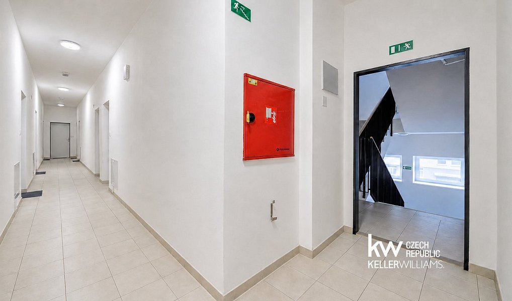 Pronájem bytu 1+kk 25 m², Milovice – náhled fotky 9