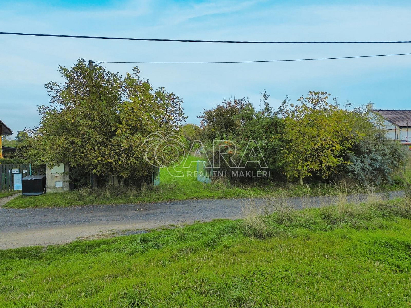 Prodej stavebního pozemku 2 050 m² – fotografie 4