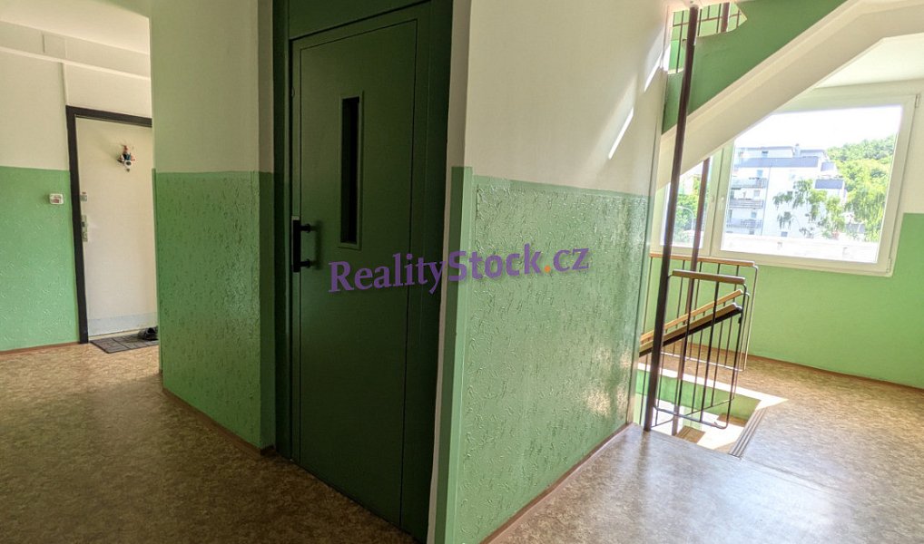 Prodej bytu 1+kk 30 m², Praha – náhled fotky 11