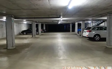 Nabízíme k pronájmu jedno garážové parkovací stání v Plzni v ulici Kollárova, Kollárova, Plzeň - Jižní Předměstí
