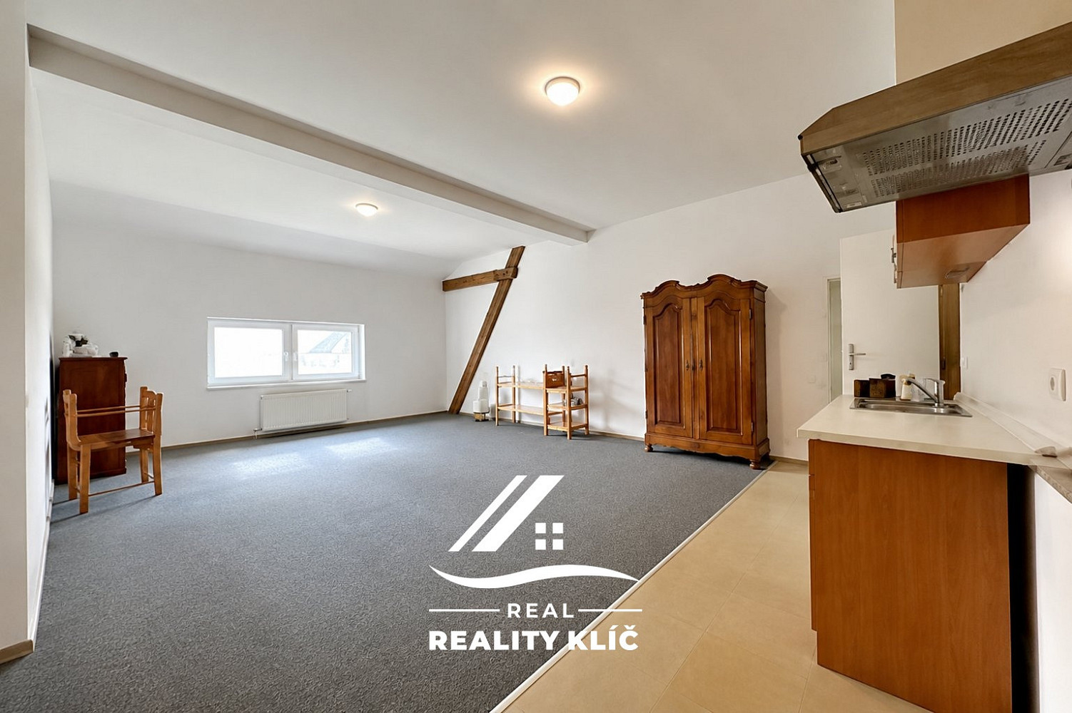 Pronájem bytu 3+1 87 m² – fotografie 2