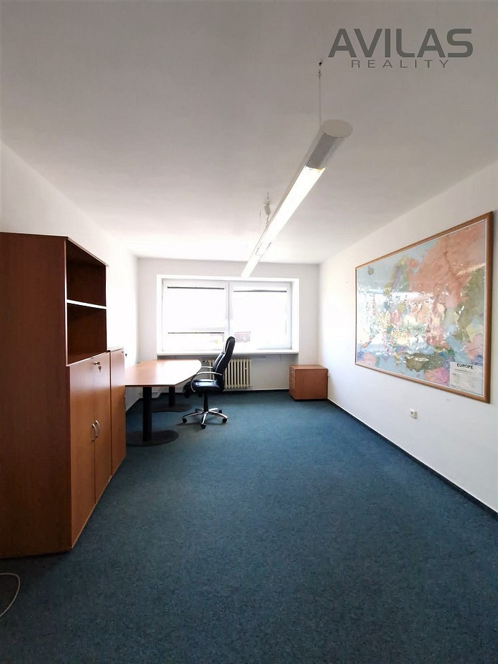 Pronájem kanceláře 35 m² – fotografie 3