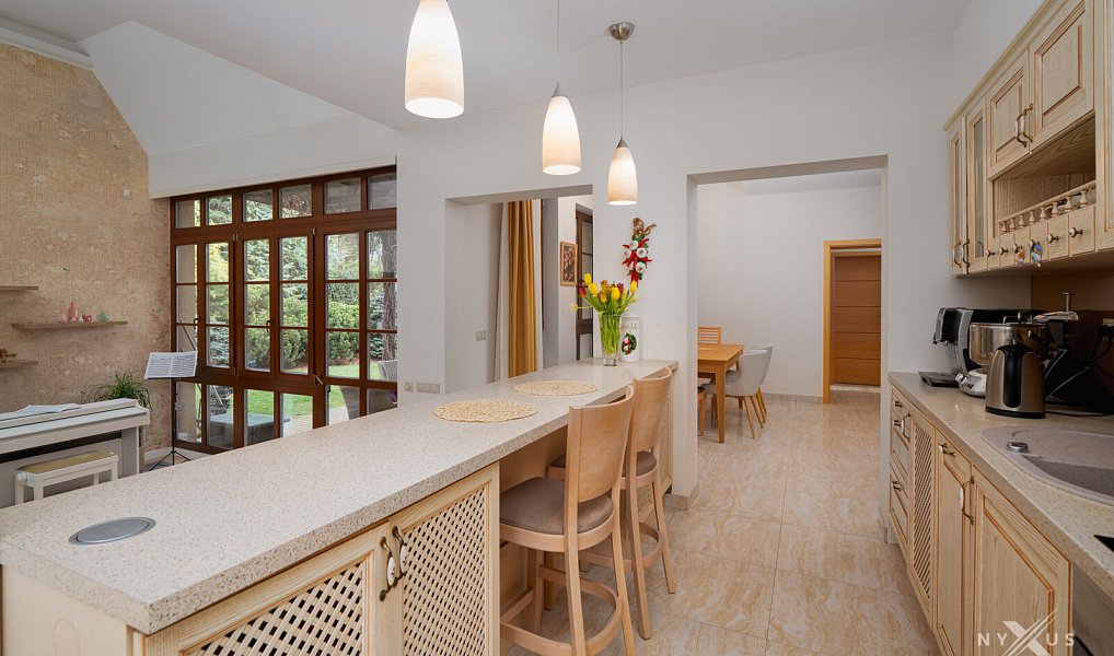 Prodej domu 250 m² s pozemkem 1 437 m², Dobřejovice – náhled fotky 11