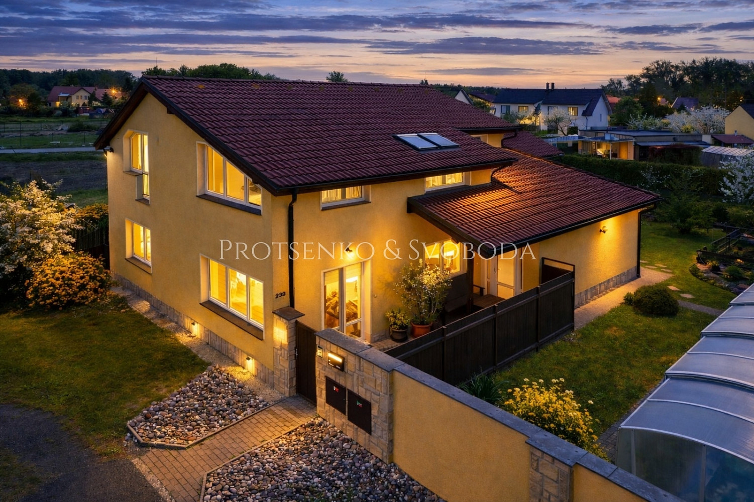 Prodej domu 283 m² s pozemkem 721 m²