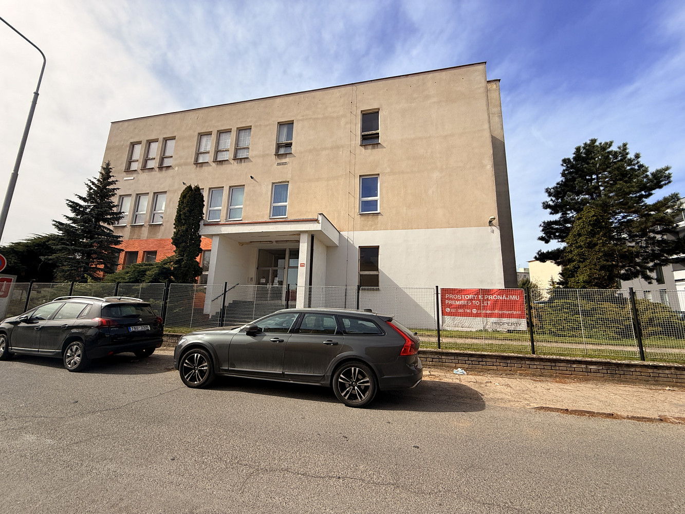 Pronájem kanceláře 21,80 m² Kladno – pohled 3