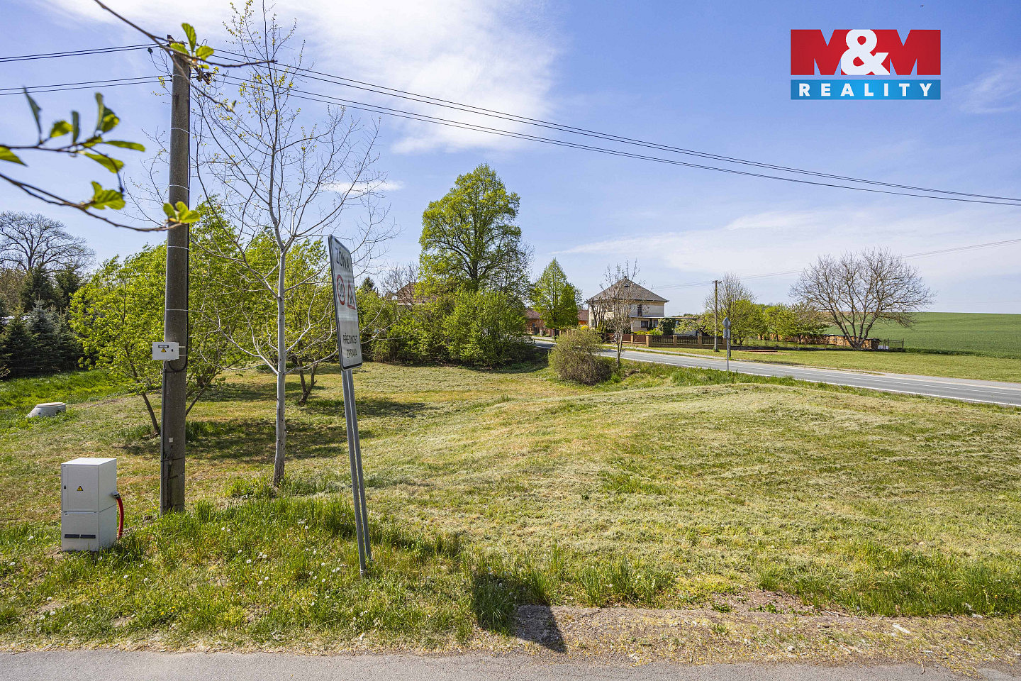 Prodej stavebního pozemku 1 402 m² – fotografie 3