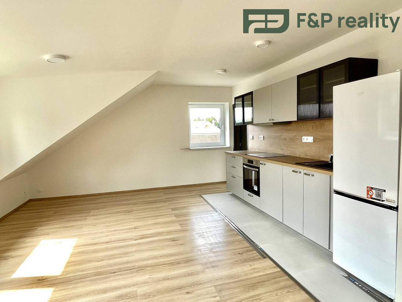 Pronájem bytu 2+kk 50 m² – fotografie 2