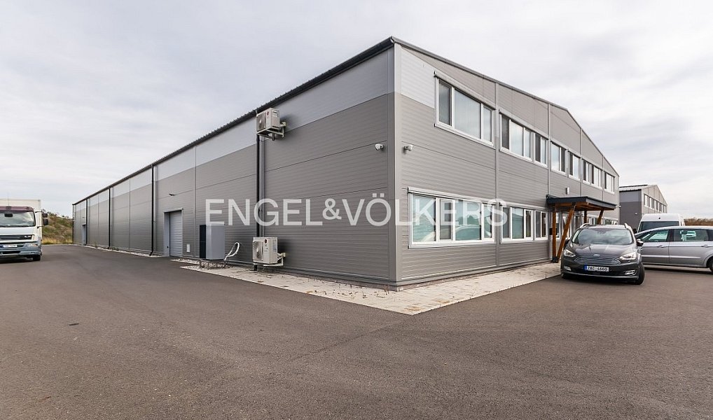Pronájem skladovacích prostor 1 890 m², Herink – fotka 1 z 18