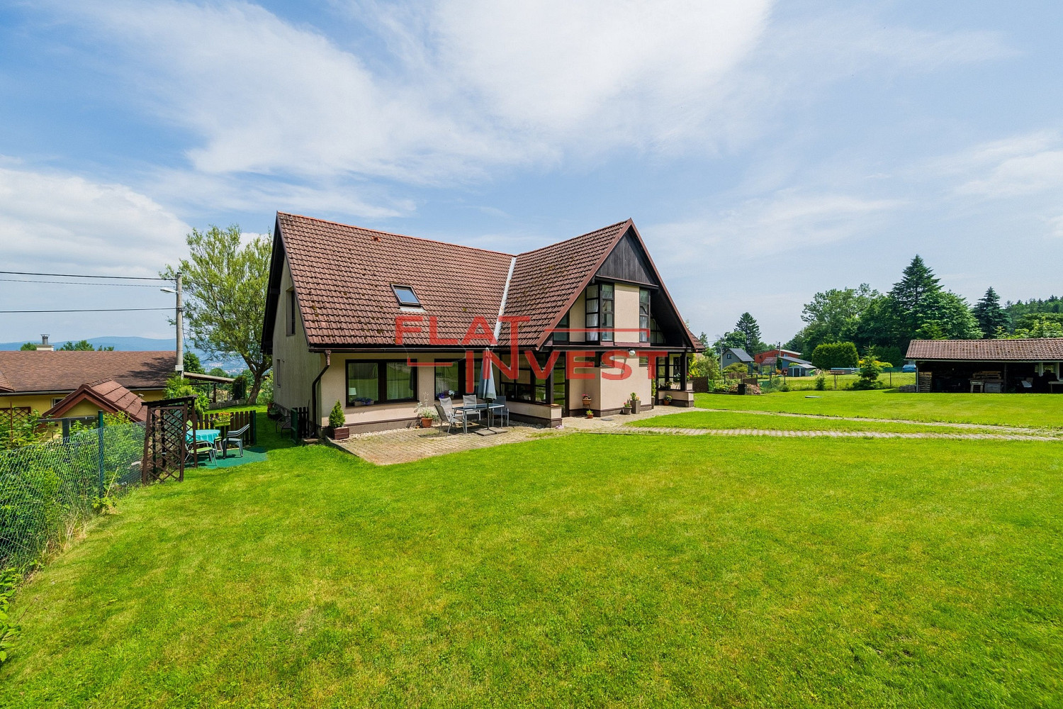 Prodej domu 266 m² s pozemkem 2 024 m²