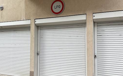 Prodej garážového stání 14 m² Lipnická, Praha - Kyje, Lipnická, Praha 9 - Kyje