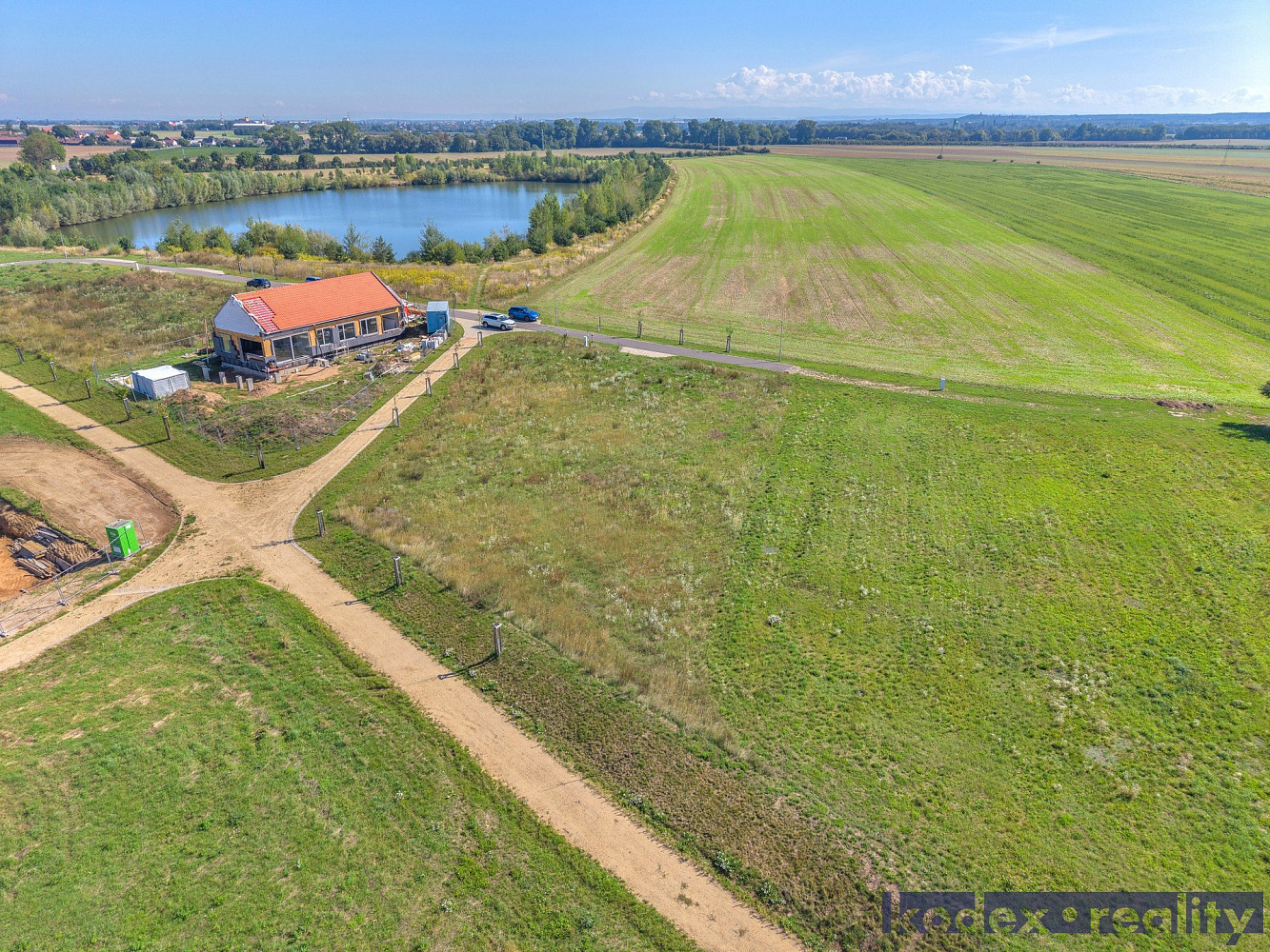 Prodej stavebního pozemku 2 013 m² – fotografie 2