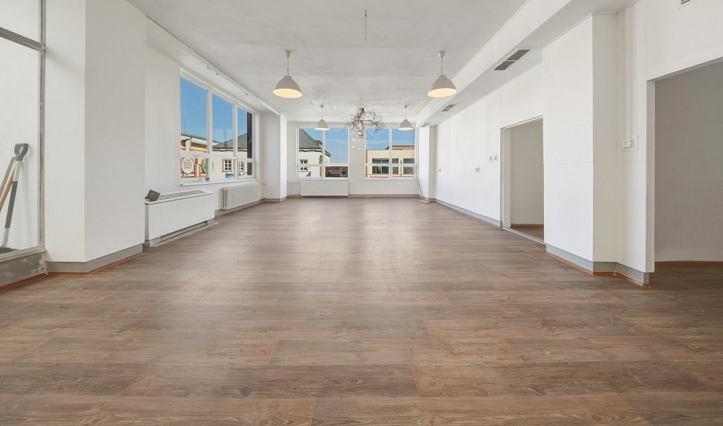 Pronájem obchodních prostor 110 m², Nový Bor – náhled fotky 3
