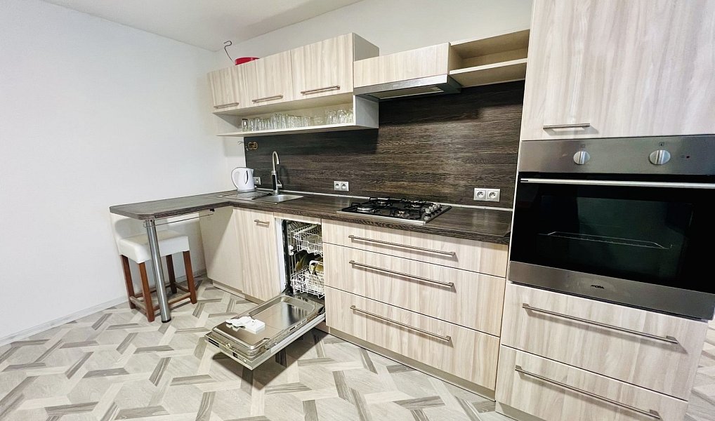 Prodej domu 215 m² s pozemkem 2 186 m², Vacenovice – náhled fotky 9