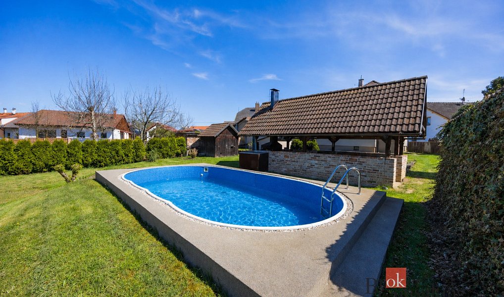 Prodej domu 126 m² s pozemkem 1 880 m², Pardubice – náhled fotky 3