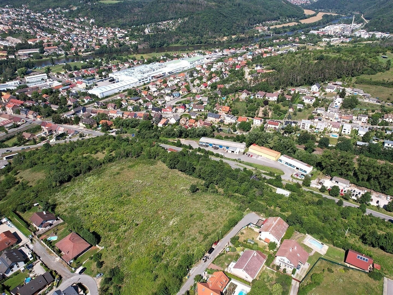 Prodej stavebního pozemku 15 999 m² — photo 2