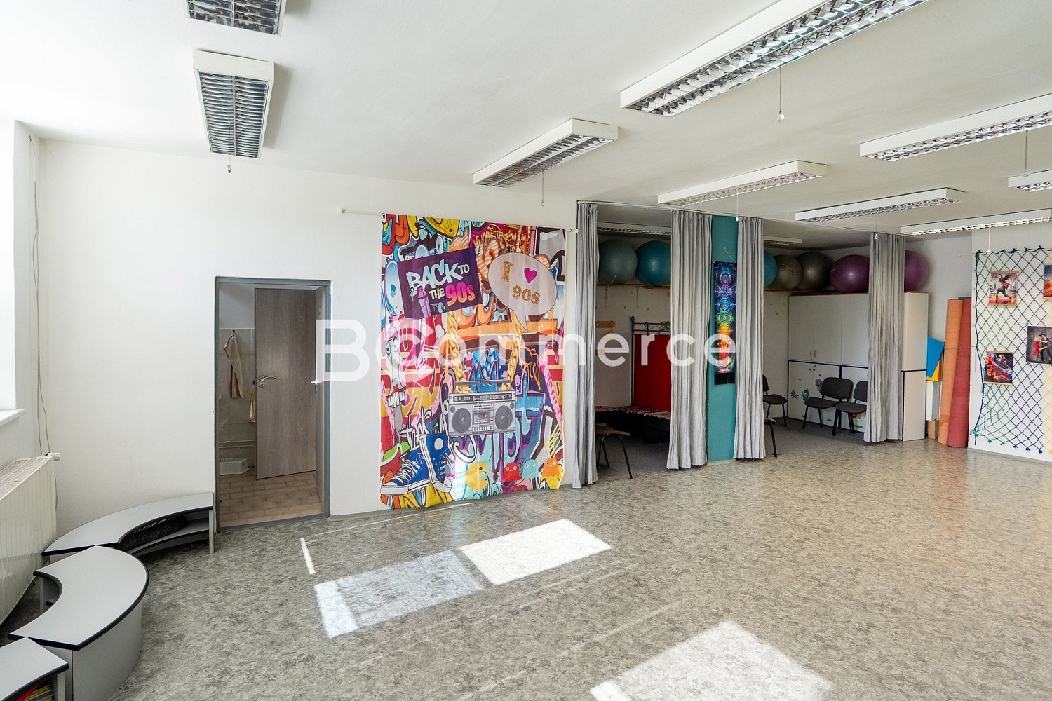 Pronájem kanceláře 90 m² – fotografie 4