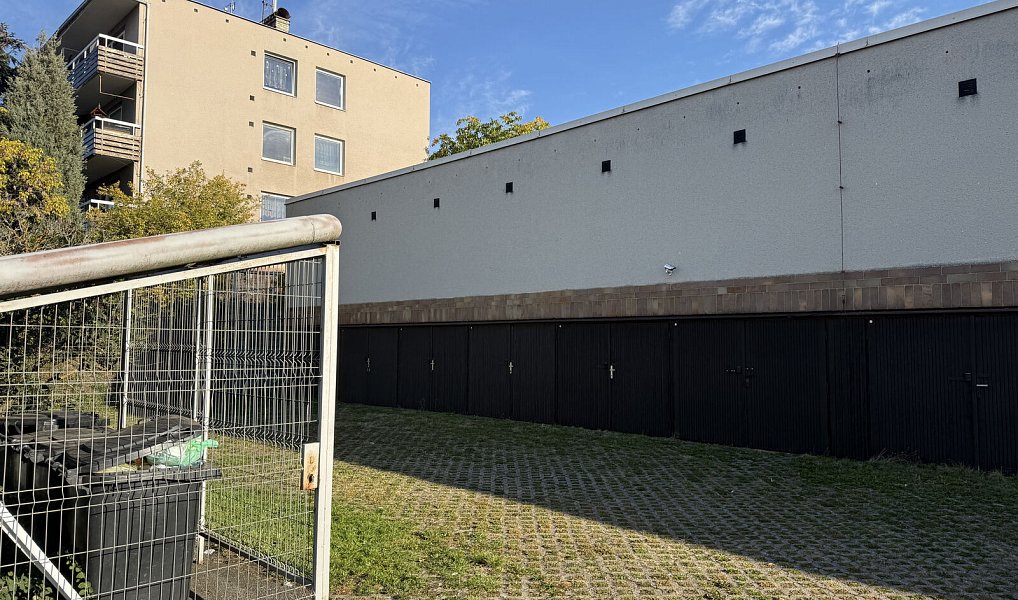 Garáž se samostatným vjezdem na prodej, Praha 12, Praha – náhled fotky 4