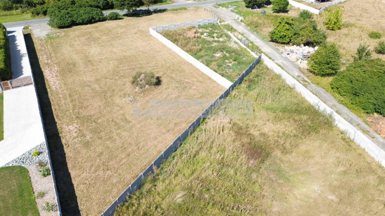 Prodej komerčního pozemku 2 500 m² – fotografie 2