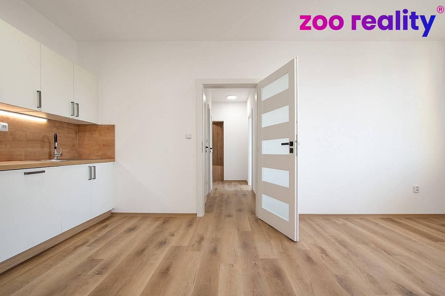 Pronájem bytu 2+kk 43 m² – fotografie 2