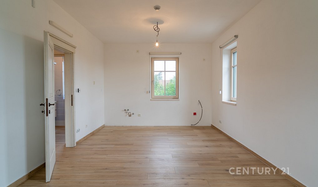 Prodej domu 268 m² s pozemkem 895 m², Únětice – náhled fotky 18