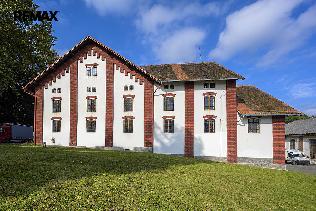 Prodej skladovacích prostor 10 600 m² – fotografie 3