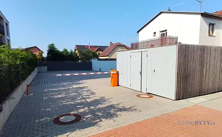 Pronájem pozemku 303 m², K učilišti, Praha 10 - Štěrboholy