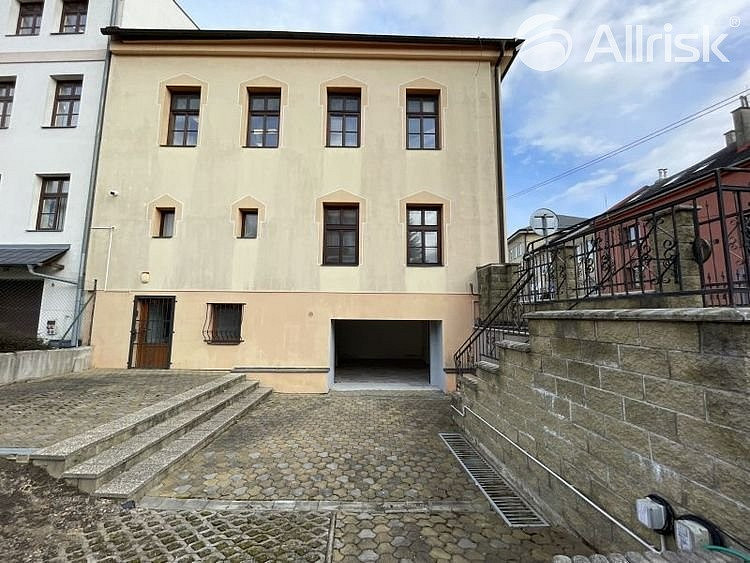 Pronájem garážového stání 12 m2, vítkov — photo 3