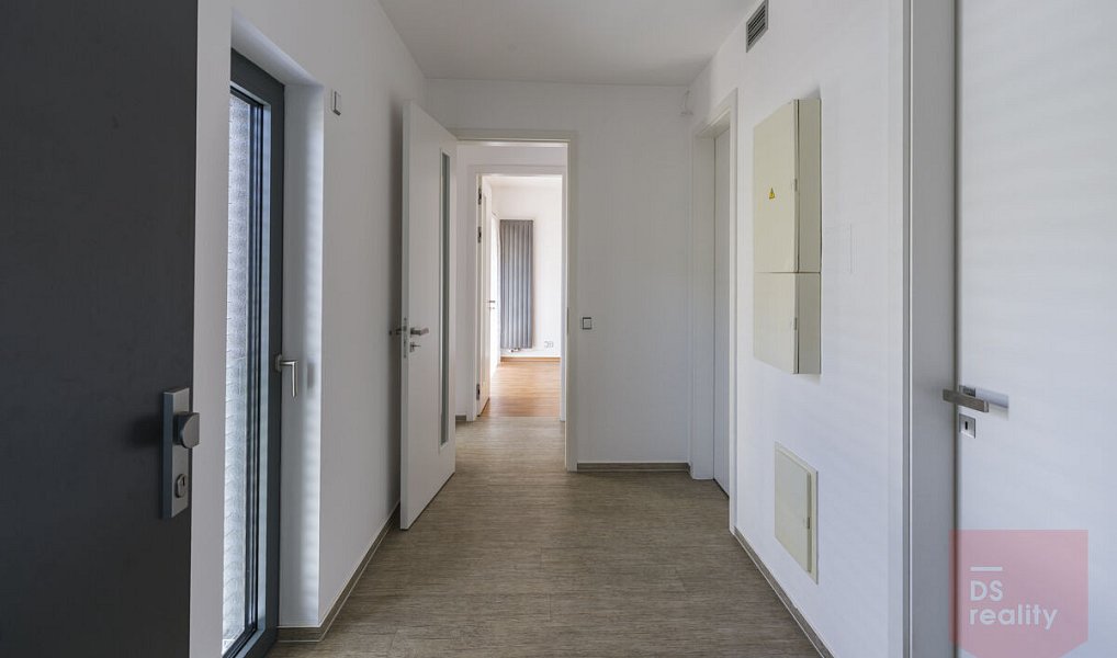 Prodej bytu 2+kk 79 m², Praha – náhled fotky 2