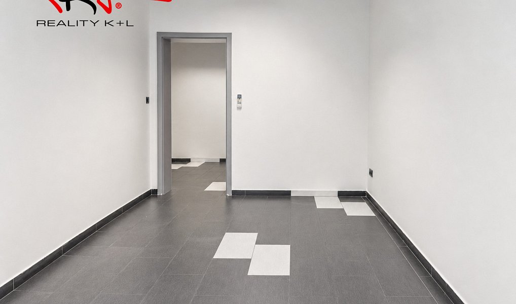 Pronájem kanceláře 32 m², Martiněves – náhled fotky 3
