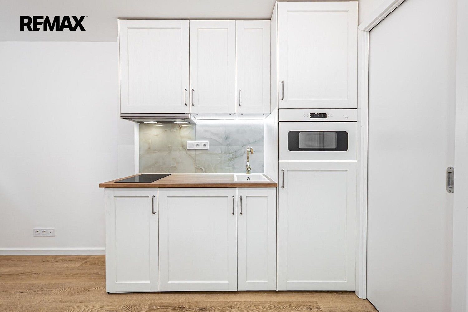Prodej bytu 2+kk 22 m² – fotografie 4