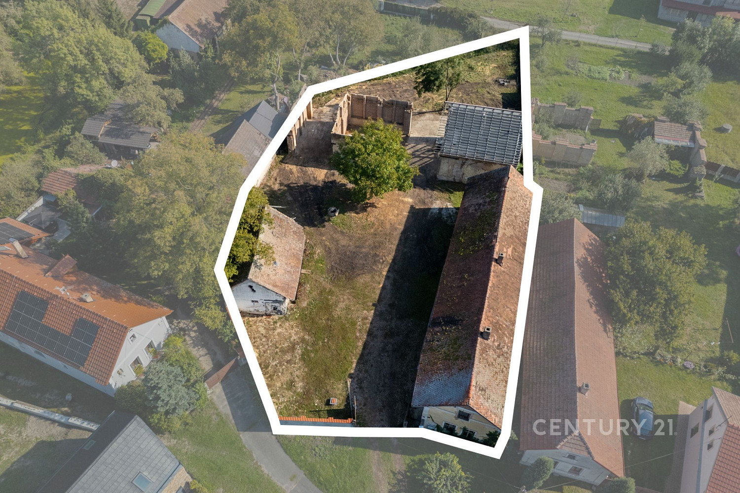 Prodej stavebního pozemku 1 838 m² – fotografie 2