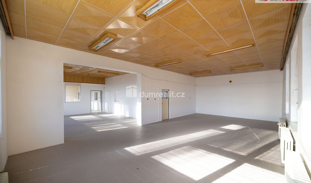 Pronájem výrobních prostor 1 650 m², Vacov – náhled fotky 3