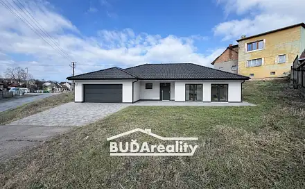 Prodej stavebního pozemku 917 m², Halenkovice, okres Zlín