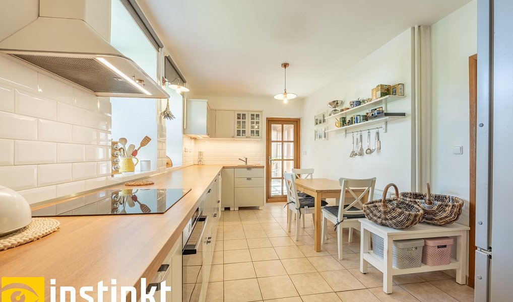 Prodej domu 180 m² s pozemkem 1 718 m², Bušanovice – náhled fotky 12