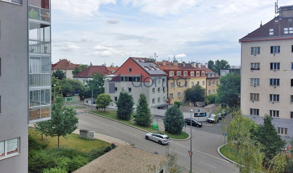 Pronájem bytu 1+kk 32 m², Praha – náhled fotky 9