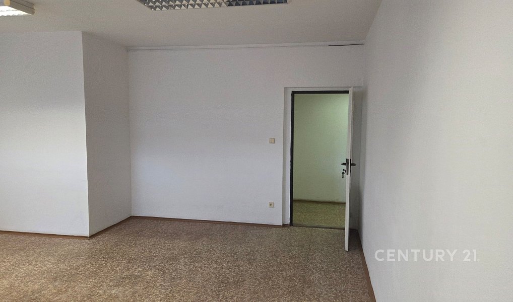 Pronájem kanceláře 86 m², Most – náhled fotky 3