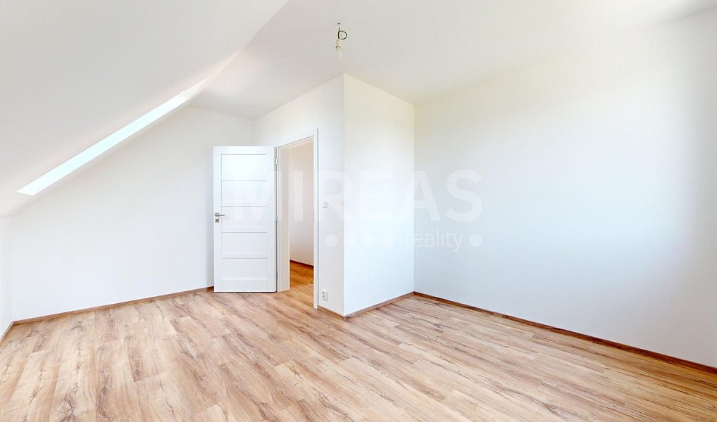 Prodej domu 133 m² s pozemkem 440 m², Dvory – náhled fotky 33