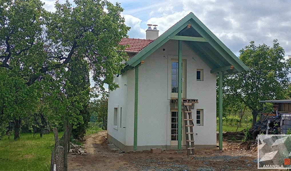 Prodej domu 56 m² s pozemkem 1 833 m², Dolní Kounice – náhled fotky 2