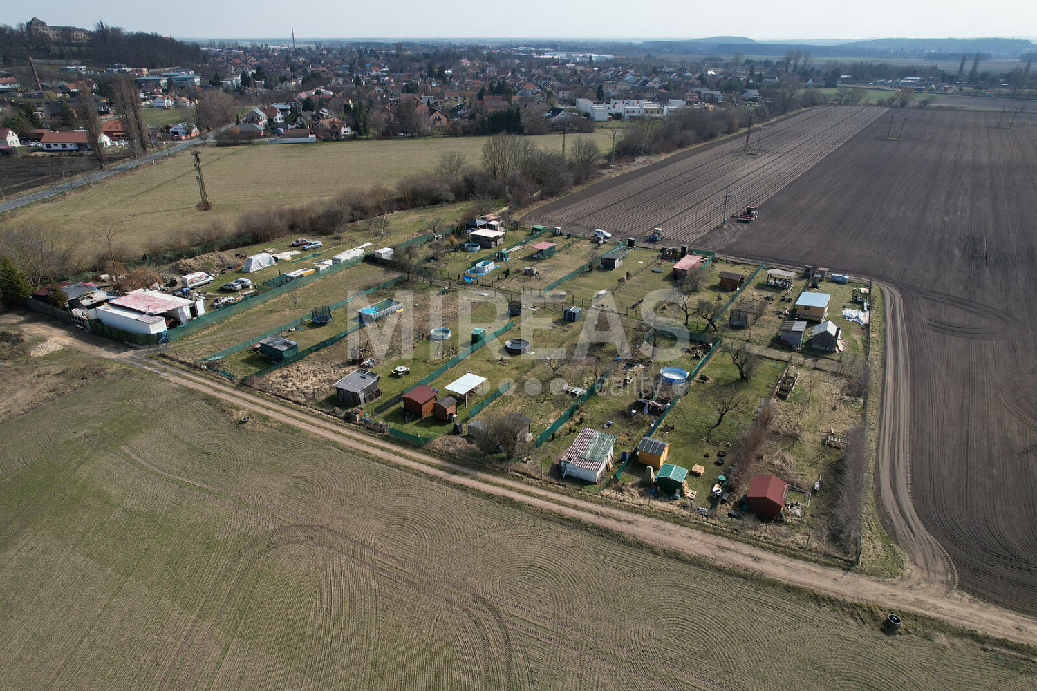 Pronájem zahrady 400 m²