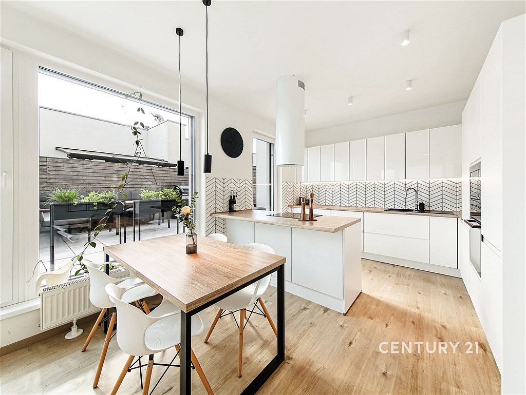 Prodej bytu 4+kk 117 m² — photo 2