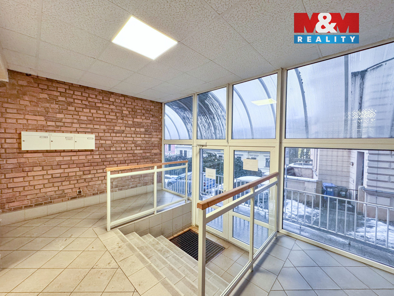 Pronájem kanceláře 260 m² — photo 3