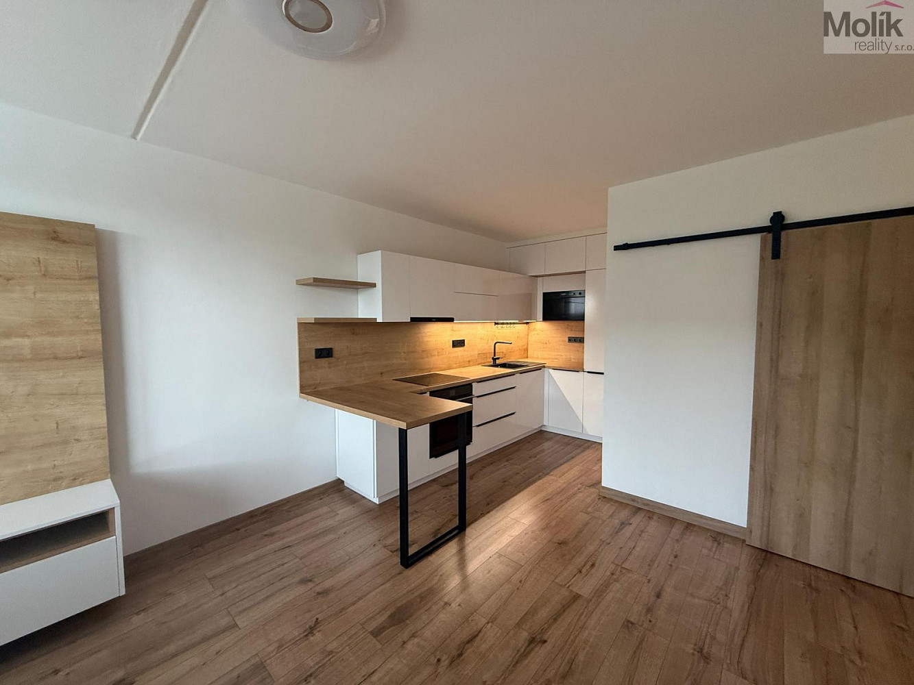Pronájem bytu 2+kk 40 m² – pohled 4